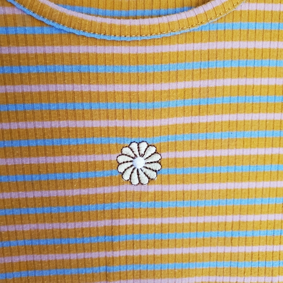 SHEIN Yellow Striped Daisy Embroidered Cropped Tshirt Size Medium - Picture 5 of 11